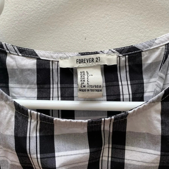 Forever 21 - Cropped Checkered Back Tie Blouse - Picture 5 of 6